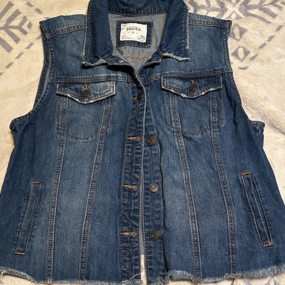 Mudd women’s Blue Denim Vest modern denim with frayed hem size XL